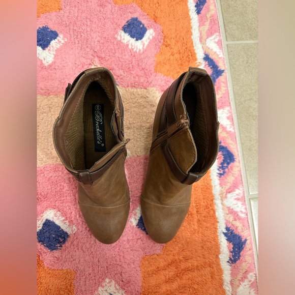 Breckelles Gail Stacked Heel Ankle Boots Brown Size 8 - Picture 5 of 8